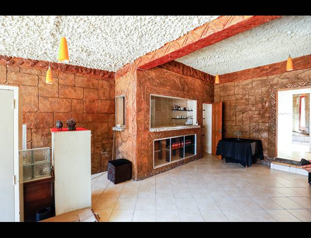 800M² GUESTHOUSE FOR SALE IN OVERPORT